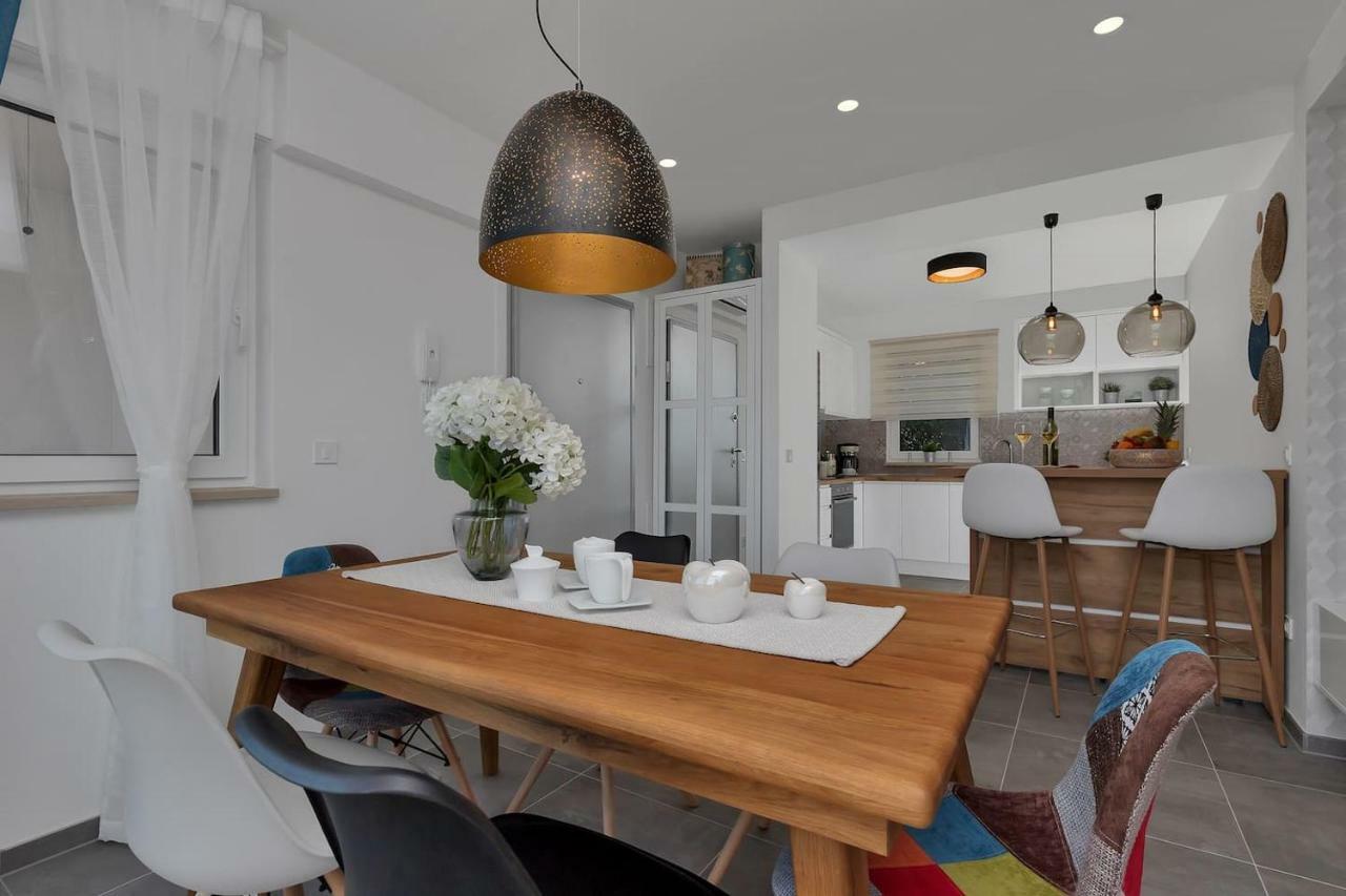 Charming Apartment Tissa With Sea View Makarská Exteriér fotografie